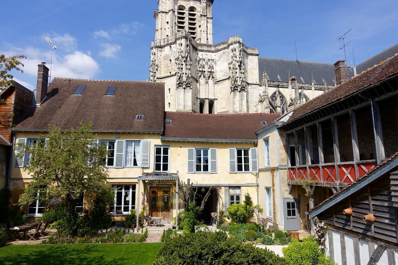 Le Jardin De La Cathedrale Bed and Breakfast Τρουά Εξωτερικό φωτογραφία