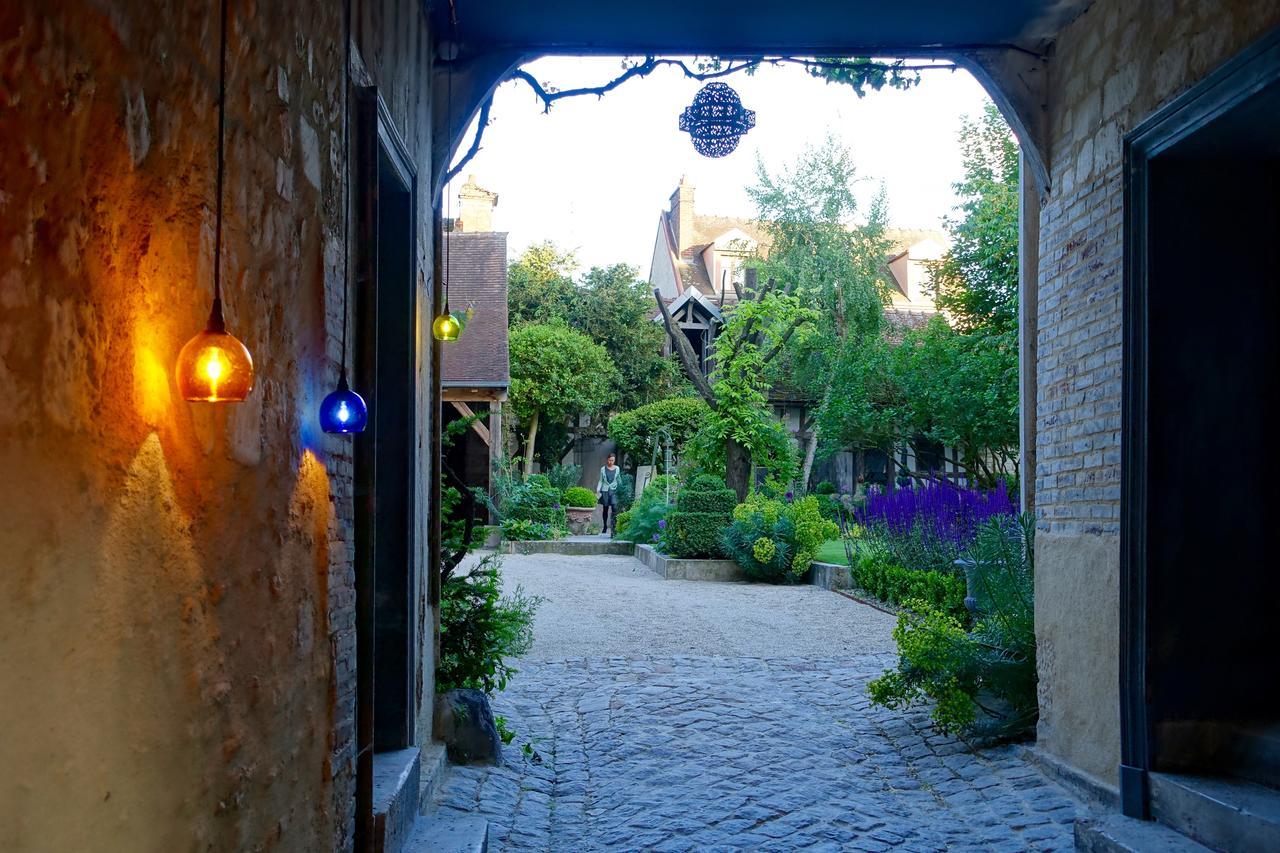Le Jardin De La Cathedrale Bed and Breakfast Τρουά Εξωτερικό φωτογραφία