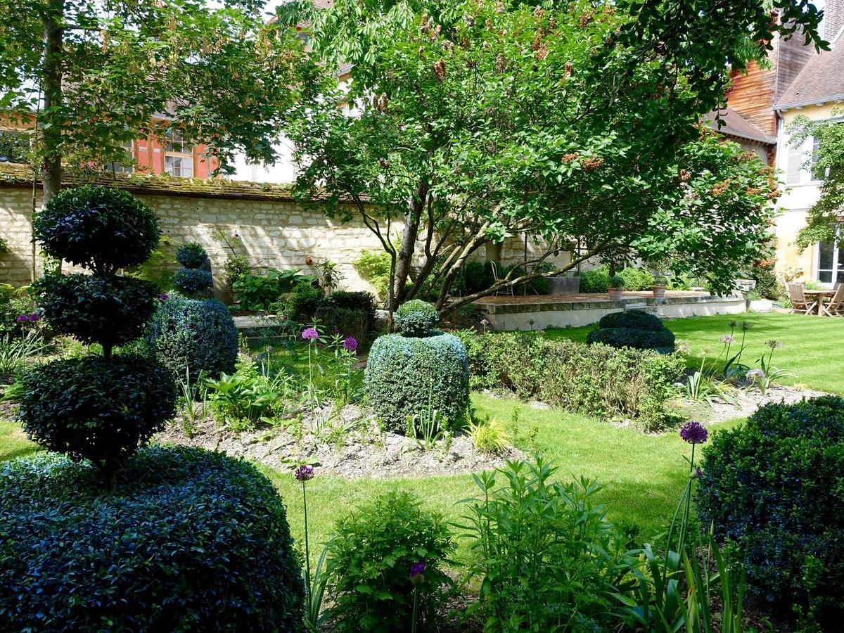 Le Jardin De La Cathedrale Bed and Breakfast Τρουά Εξωτερικό φωτογραφία